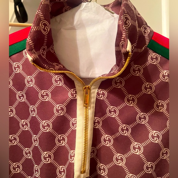 Authentic Gucci just above the knee length. - Picture 1 of 6